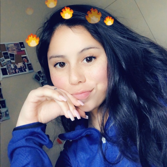 Meet your Posher, Kristina - Picture 2 of 2